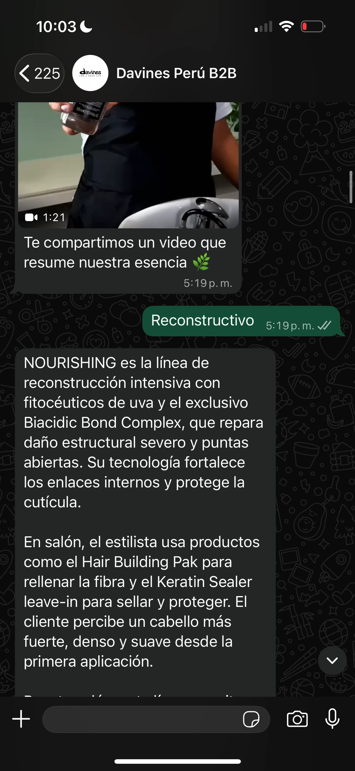 Respuesta del agente explicando la línea NOURISHING y su uso en salón